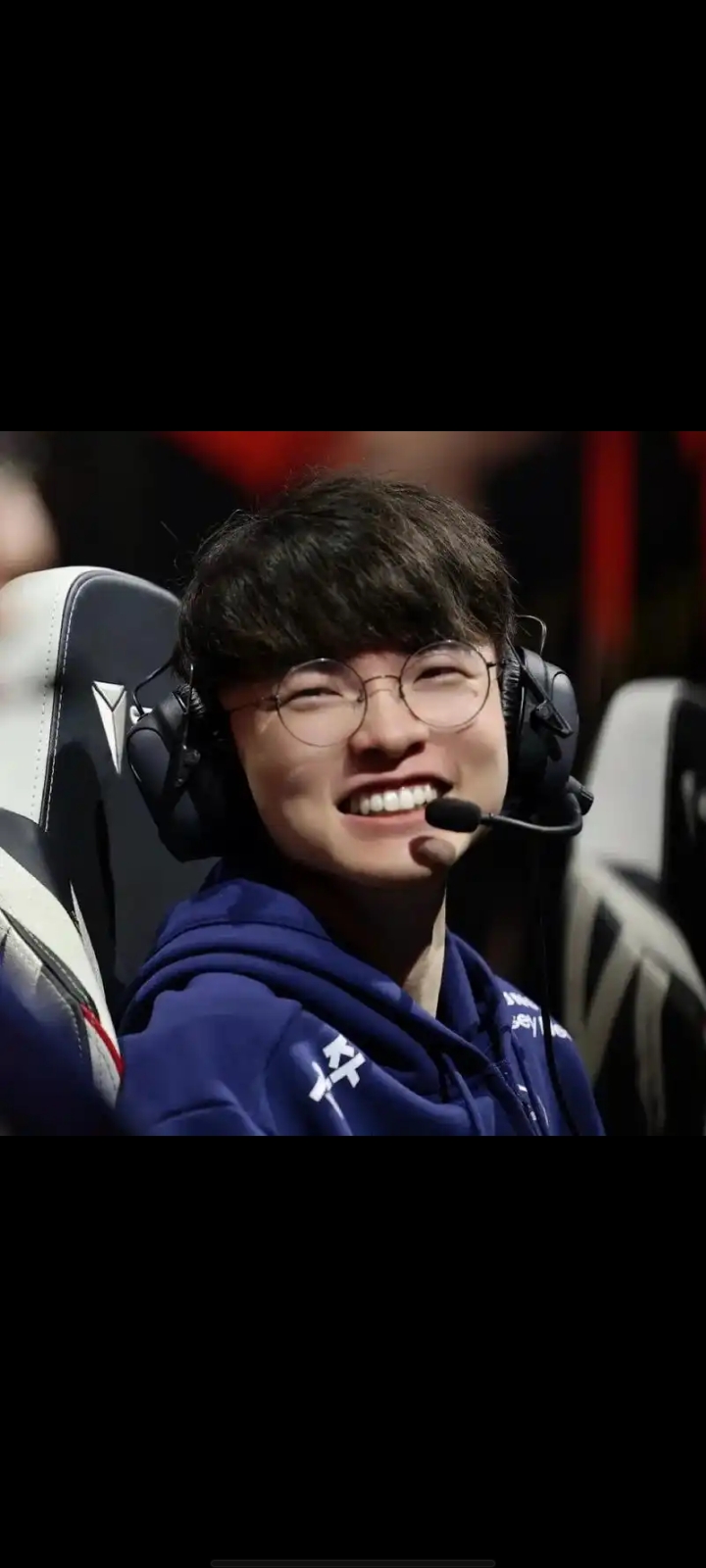 AYX-Faker重返赛场，出色发挥首场状态出色，拜仁观众沸腾！